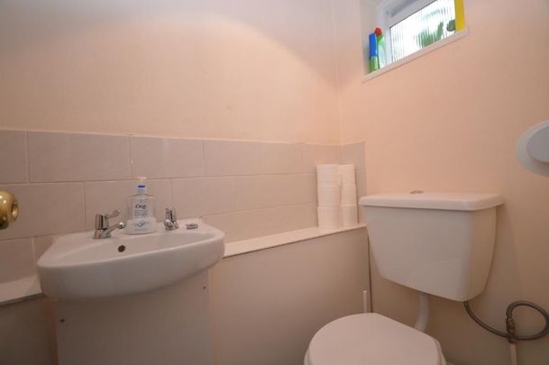 4 bedroom semi-detached house to rent - Photo 1