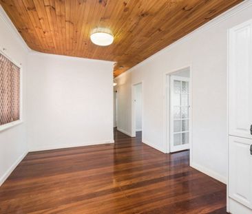 Spacious 3 x 1 in Yokine! - Photo 5