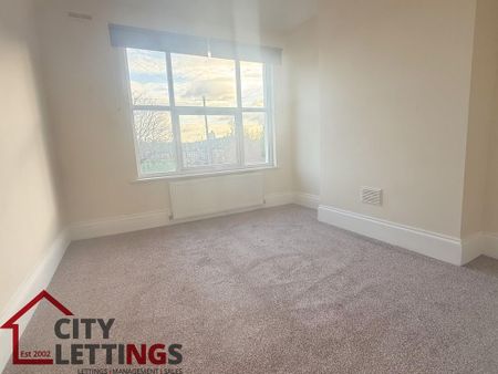 4 bedroom end of terrace house to rent - Photo 4