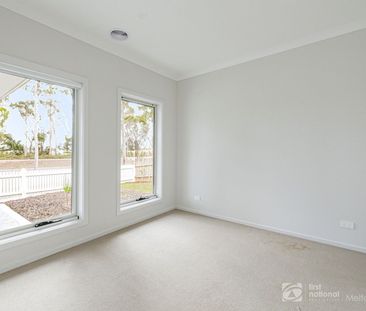 Spacious Family Living in the Heart of Eynesbury - Photo 1