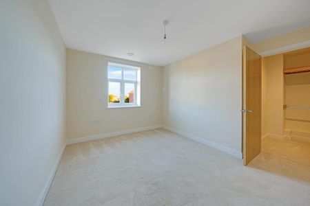 1 bedroom retirement property to rent - Photo 2