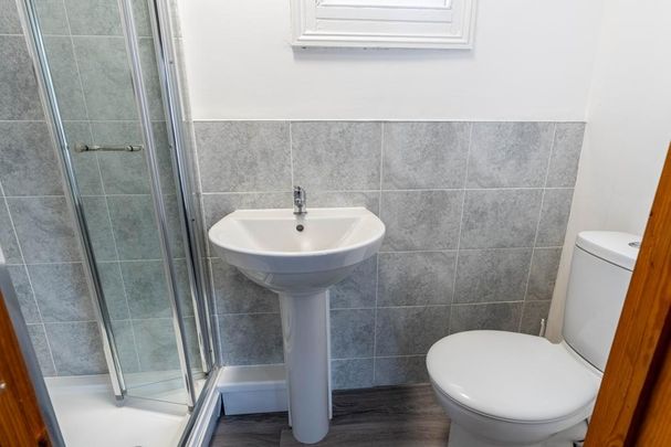 1 bedroom in a house share to rent - Photo 1