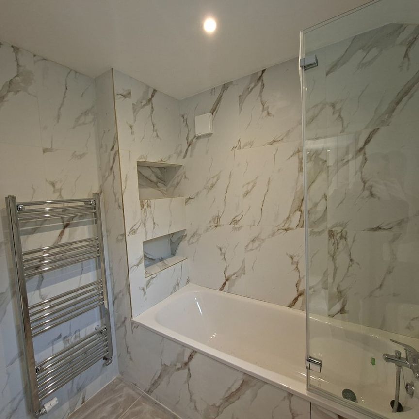3 Bed Terraced House, Chestnut Avenue, E7 - Photo 1