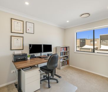 9 Alight Circuit, Cameron Park NSW 2285 - House For Rent | Domain - Photo 6