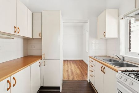 72 Lancaster Avenue, Melrose Park NSW 2114 - House For Rent | Domain - Photo 5