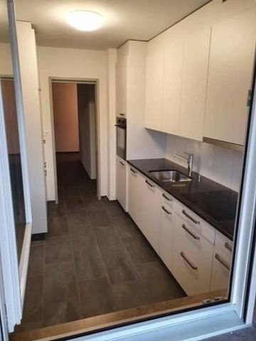 Grosszügige und helle Wohnung in Riehen - Photo 4