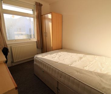 Room in a Shared House, Roedale Road, BN1 - Photo 6