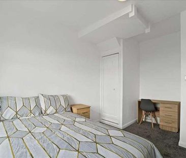 Clifton Place, Plymouth, PL4 - Photo 3