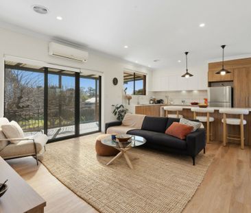 Charming Family Home in Heart of Evatt - Photo 4