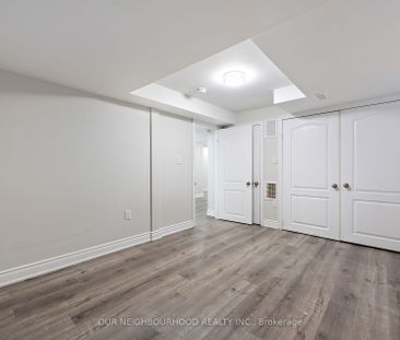 Detached Home For Lease | W8138330 - Photo 2