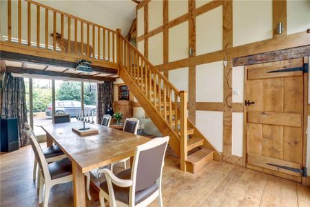 5 bedroom barn conversion to rent - Photo 3