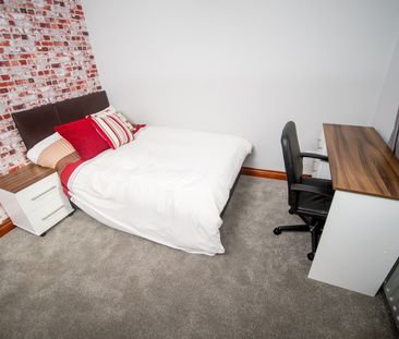 6 Bed Semi-Detached House, Heath Hill Avenue, BN2 - Photo 6