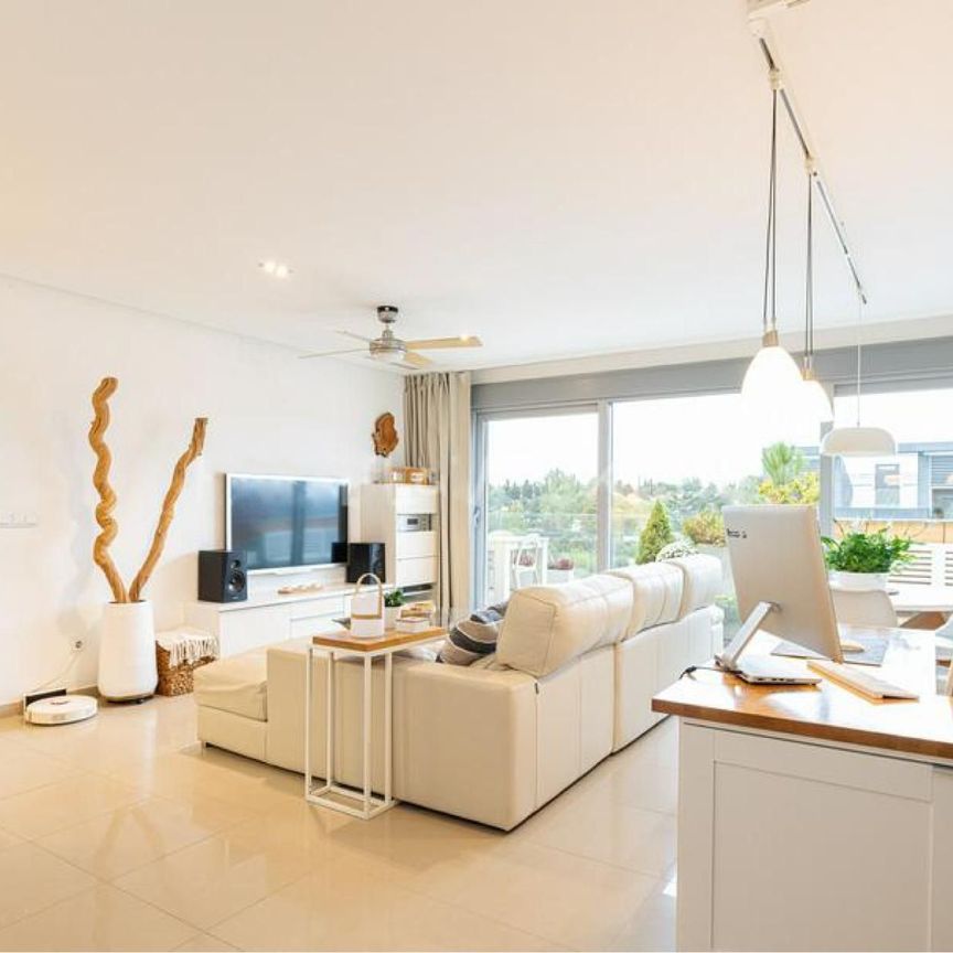 Piso de alquiler en Zona Monte El Pilar - Photo 1