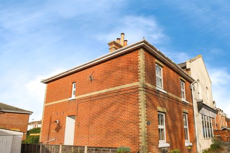 Station Road, Netley Abbey, SO31 - Photo 5