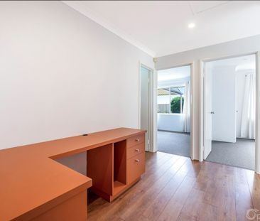 Freshly updated coastal family retreat - Photo 1