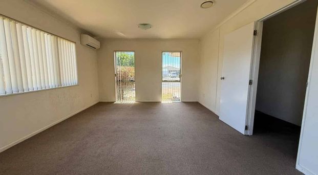 WEYMOUTH, 3 BEDROOMS - Photo 1