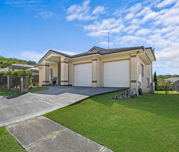 Luxury Living Awaits: Your Dream Home in Fennell Bay - Photo 3