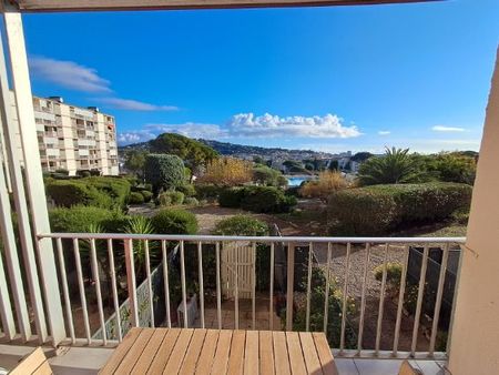 Location Appartement 1 pièce 20m² STE MAXIME 83120 - Photo 3