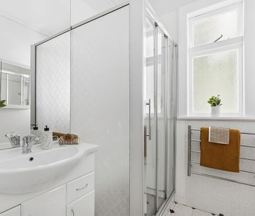 Redecorated Brooklyn Gem – 2 Bedrooms, Great Location - Photo 6