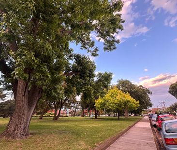 Elsternwick - Photo 5