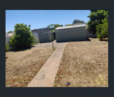 Family Living in Valley View - Photo 5