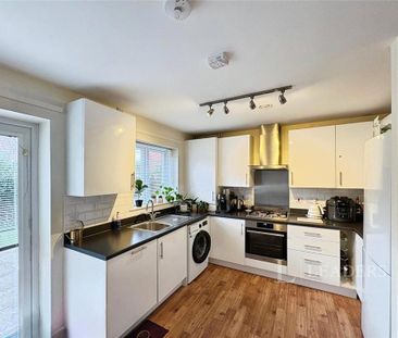 2 bedroom semi-detached house to rent - Photo 3