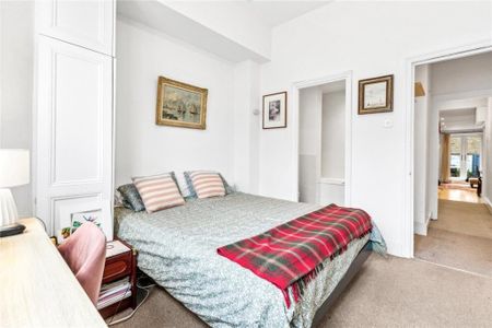 2 Bed Flat, Thirsk Road, SW11 - Photo 3