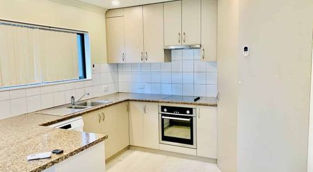 Charming 4BR Family Home in Avondale - Photo 5