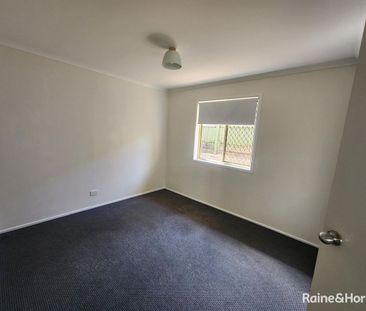 4 Bed Family Home - Photo 5