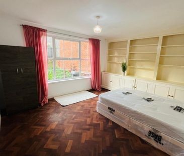 Room in a Shared House, Leeward Gardens, SW19 - Photo 2