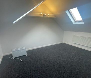 4 bedroom end of terrace house to rent - Photo 3