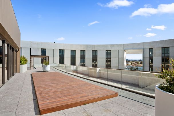 Views Views Views - Stunning third floor unit in the heart of Shell Cove Marina! - Photo 1