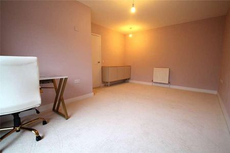 Laburnham Close, High Barnet, Barnet, EN5 - Photo 2