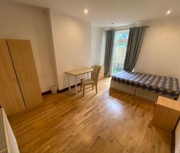 1 bedroom in a house share to rent - Photo 6
