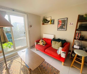 332 Salem Avenue apartment — Toronto, ON (3-Bedroom) - 3 Bedroom - Photo 3