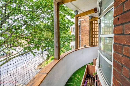 2 bedroom flat to rent - Photo 3