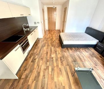 Studio to rent - Photo 2