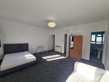Studio to rent - Photo 4