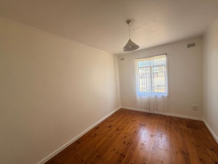 To register & apply for this property, please use this link: https://snug. com/ - Photo 4