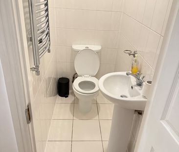 Room in a Shared House, Saxon Road, SE25 - Photo 1