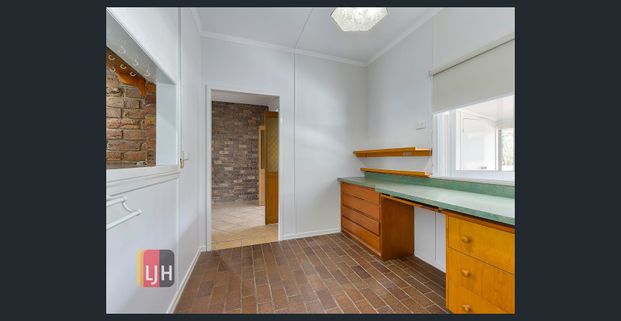 2 BEDROOM + STUDY + RUMPUS WITH AIR CONDITIONING! - Photo 1