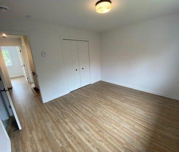 Appartement - 02-592 Rue St-Charles S. - Photo 2