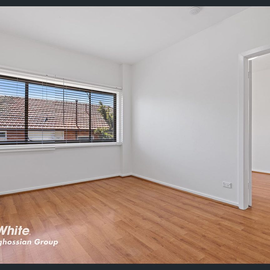 PRIME LOCATION - Photo 1