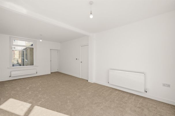 House - Terraced For Rent Ynyswen Road, Treorchy - Photo 1