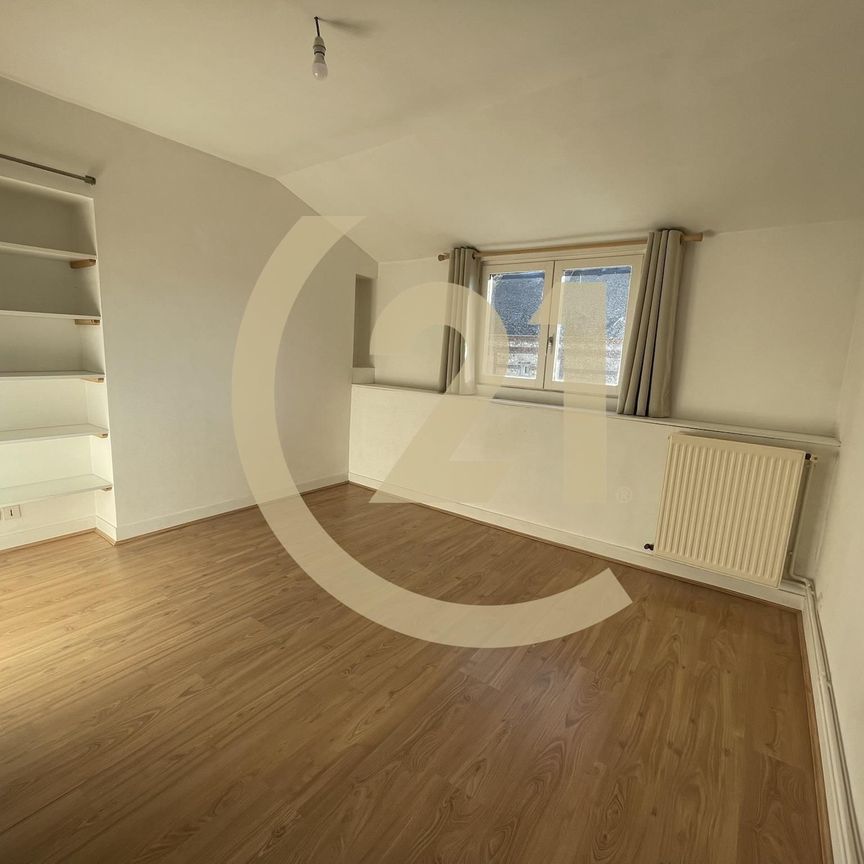 Location Appartement 3 pièces 53m² LILLEBONNE 76170 - Photo 1