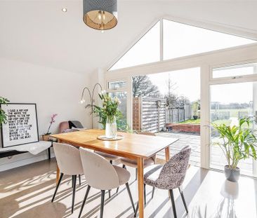 4 bedroom semi-detached house to rent - Photo 5