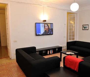 Carrer de Mallorca, Barcelona, Catalonia - Photo 6