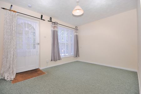 1 bedroom mid terraced house to rent, - Photo 4