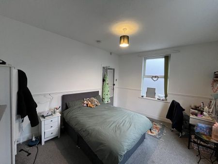 3 bedroom end of terrace house to rent - Photo 5