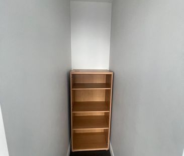 Studio Flat, Hassop Road, NW2 - Photo 5